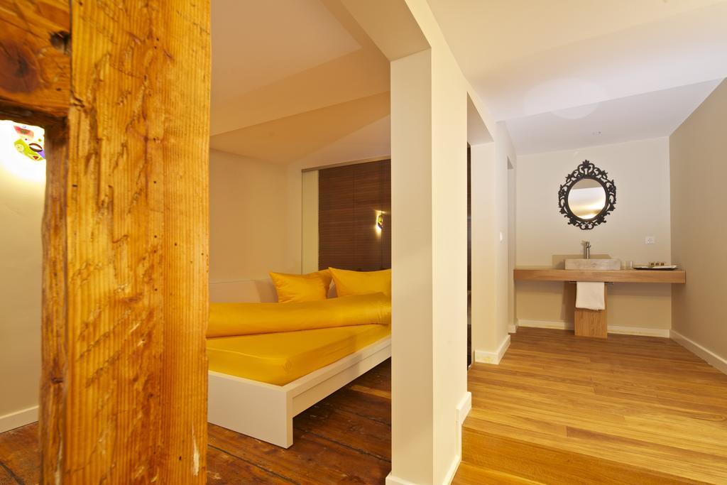 Hotel Zum Lowen Лар Стая снимка
