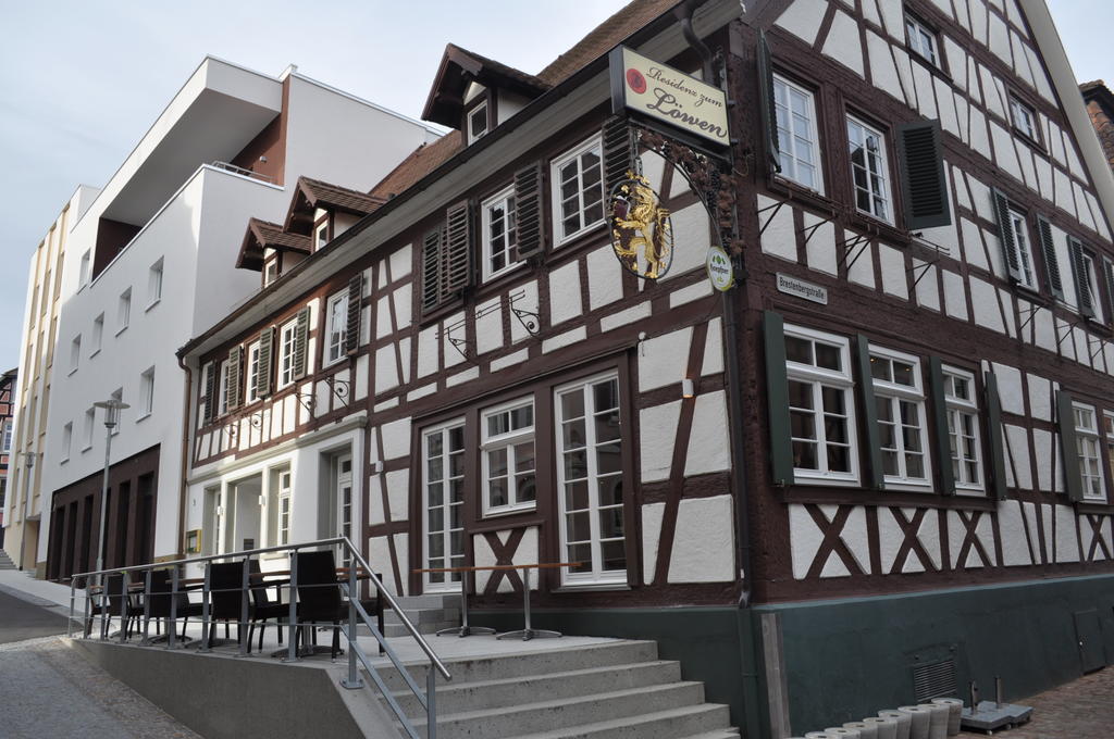 Hotel Zum Lowen Лар Екстериор снимка